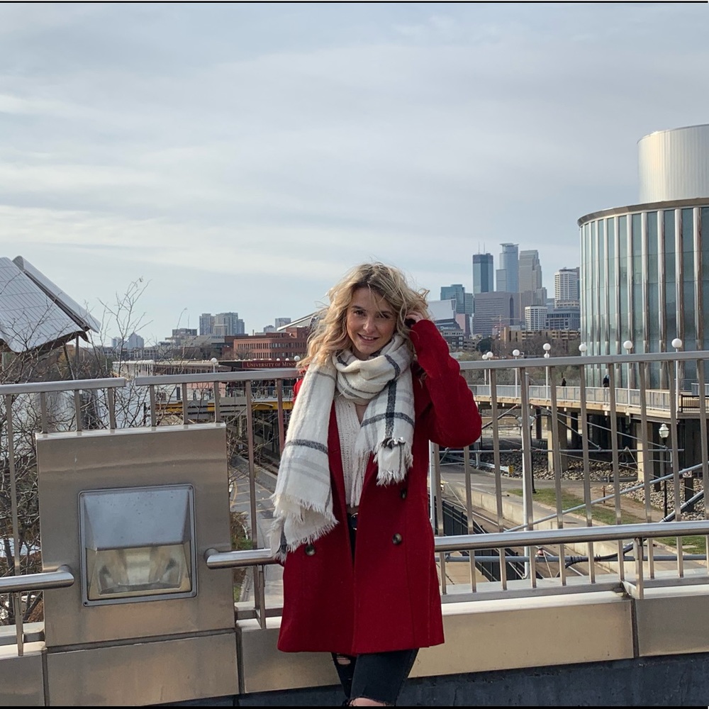 Meet your Posher, Emma